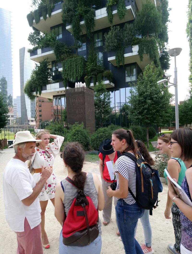 Visite guidée autour du Bosco Verticale avec Anastasia du l'agence Stefano Boeri