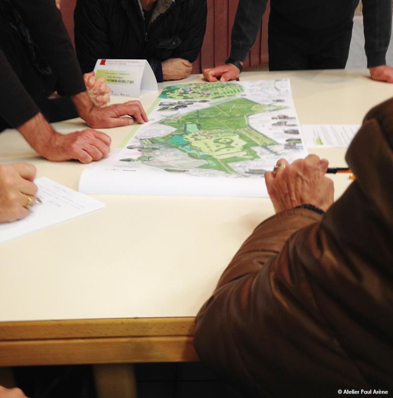 Hiver 2017 - c'est autour d'un plan et de thématiques que l'avenir du parc se construit avec les habitants et élus de Bouaye